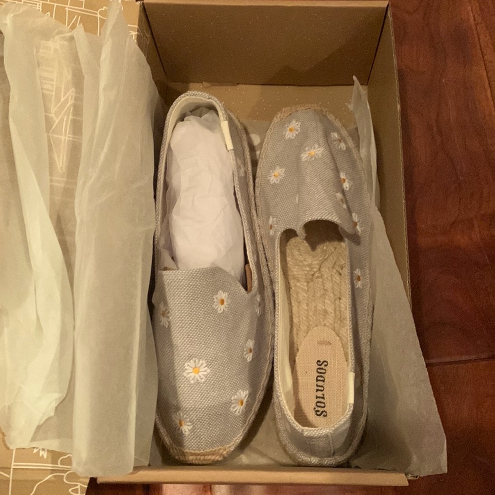 New - Soludos  shoes